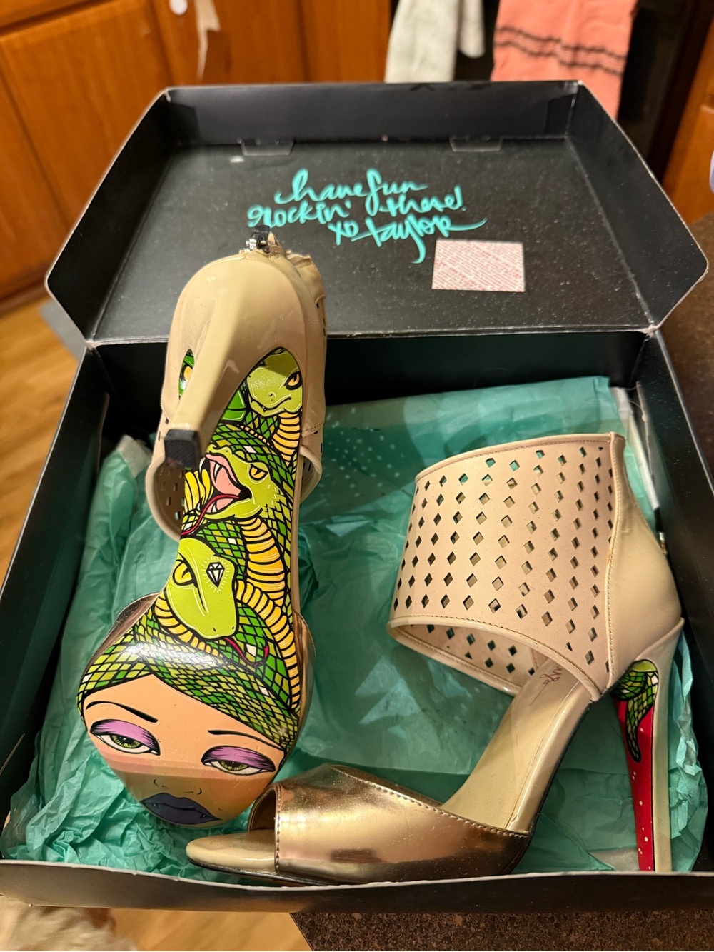Medusa Bottom Taylor Says Heels